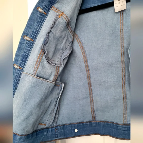 ๐ฉต Social Standard by Sanctuary Light Blue Denim Jacket โ Size Small ๐ฉต - Picture 5 of 7